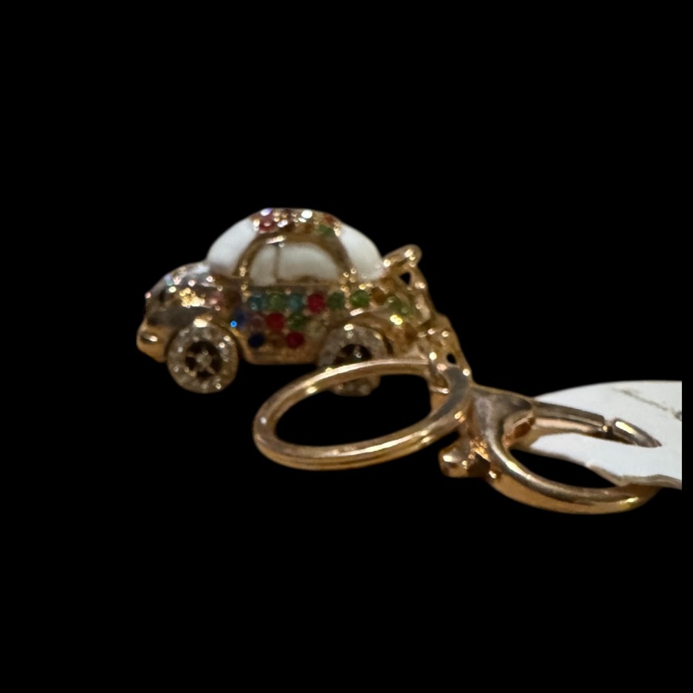 rhinestone-encrusted Volkswagen Beetle (Bug) car keychain and bag new - Picture 3 of 3